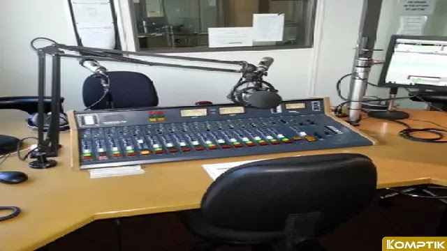 Aplikasi Siaran Radio Sendiri Langkah Awal Menjadi Penyiar Pro